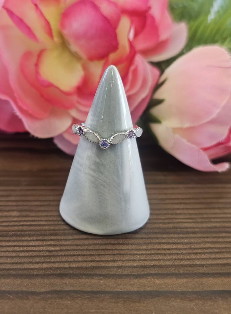 V-Birthstone band Ring